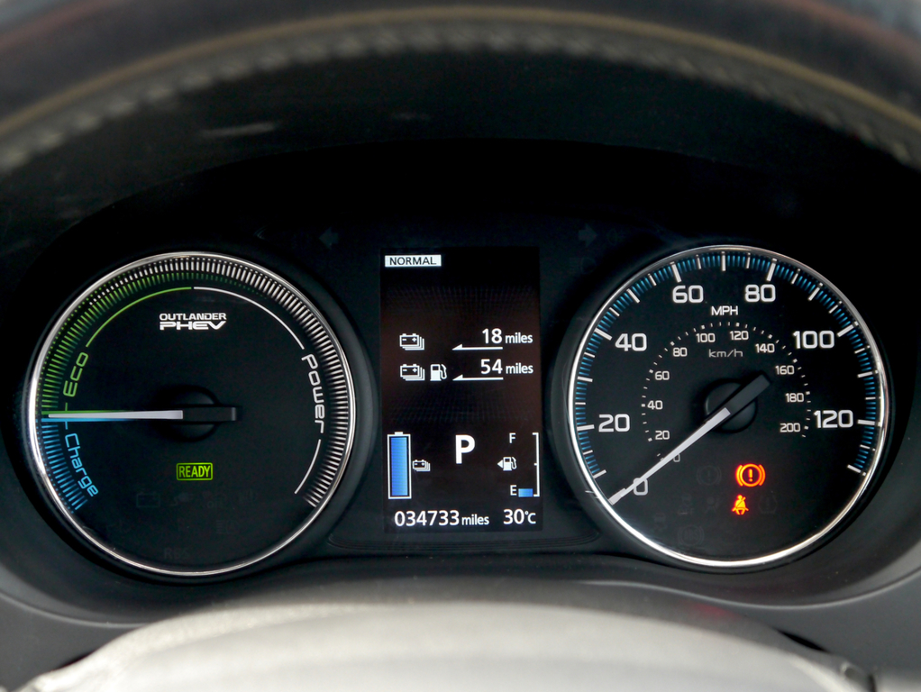 Mitsubishi Outlander Phev Gx 4H #4