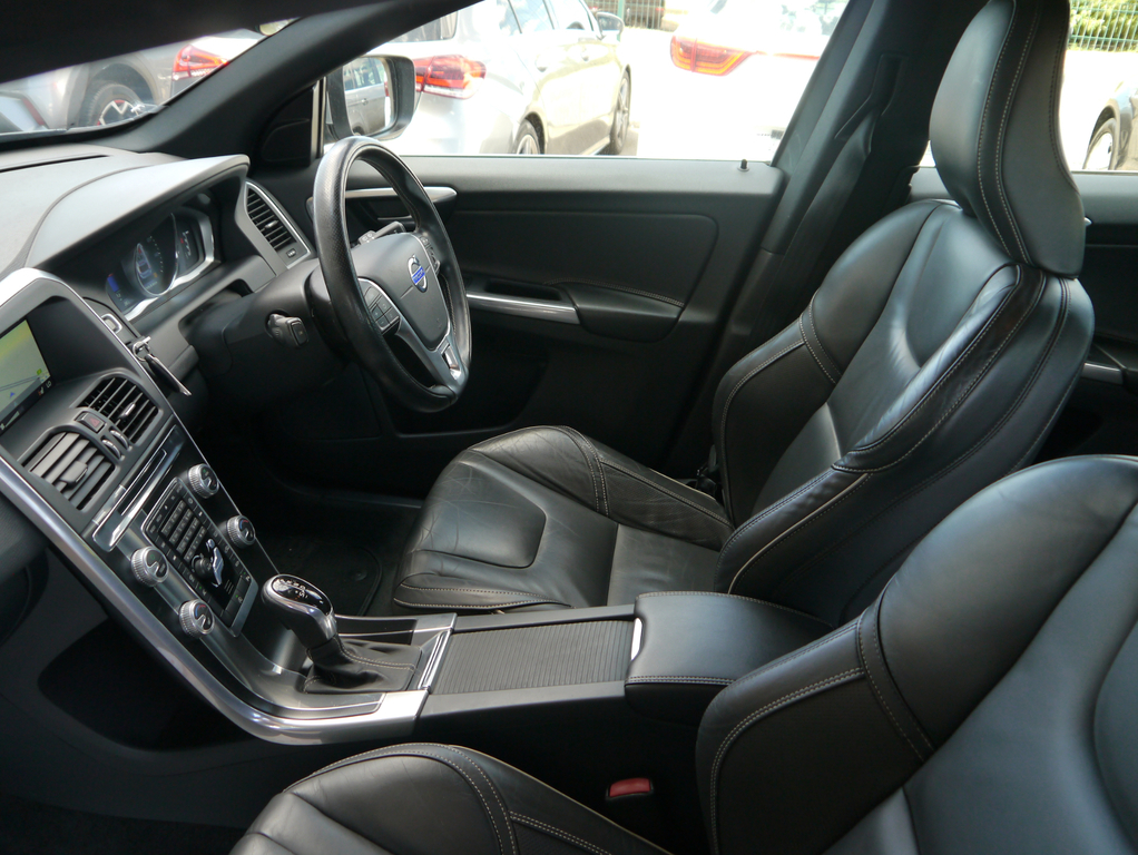 Volvo XC60 D4 R-design Lux Nav  #2