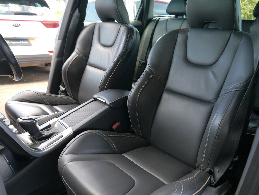 Volvo XC60 Xc60 Se Lux Nav D5 Awd Black #29