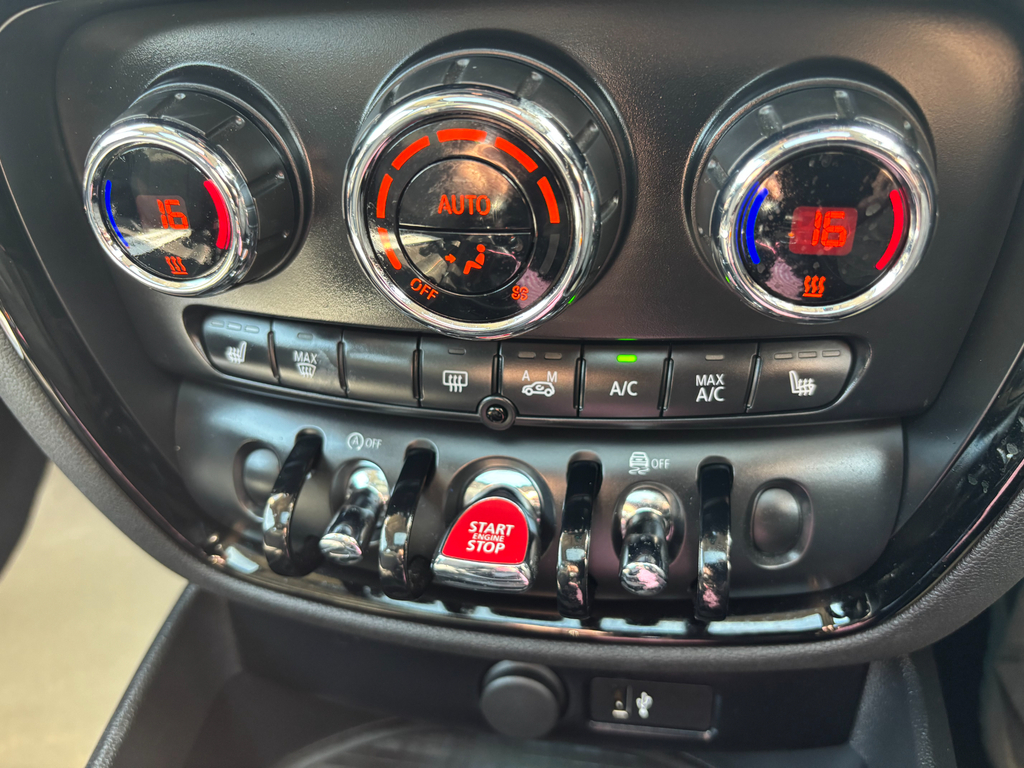 Mini Clubman 1.5 Cooper Classic 6Dr Black #9