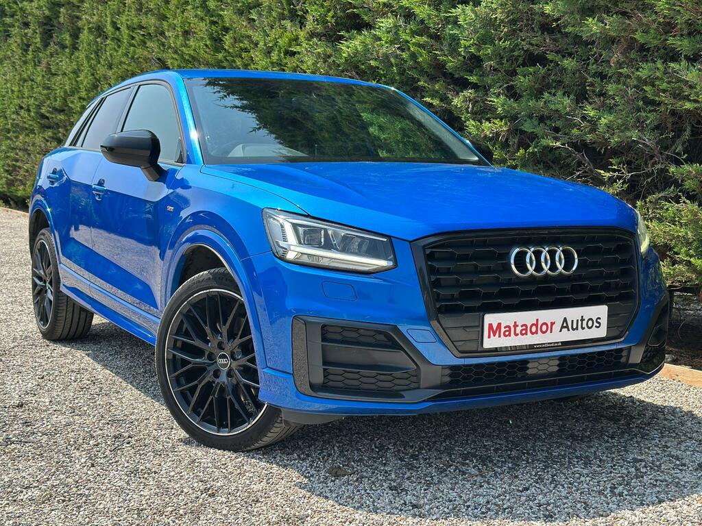 Audi Q2 Black Edition Blue