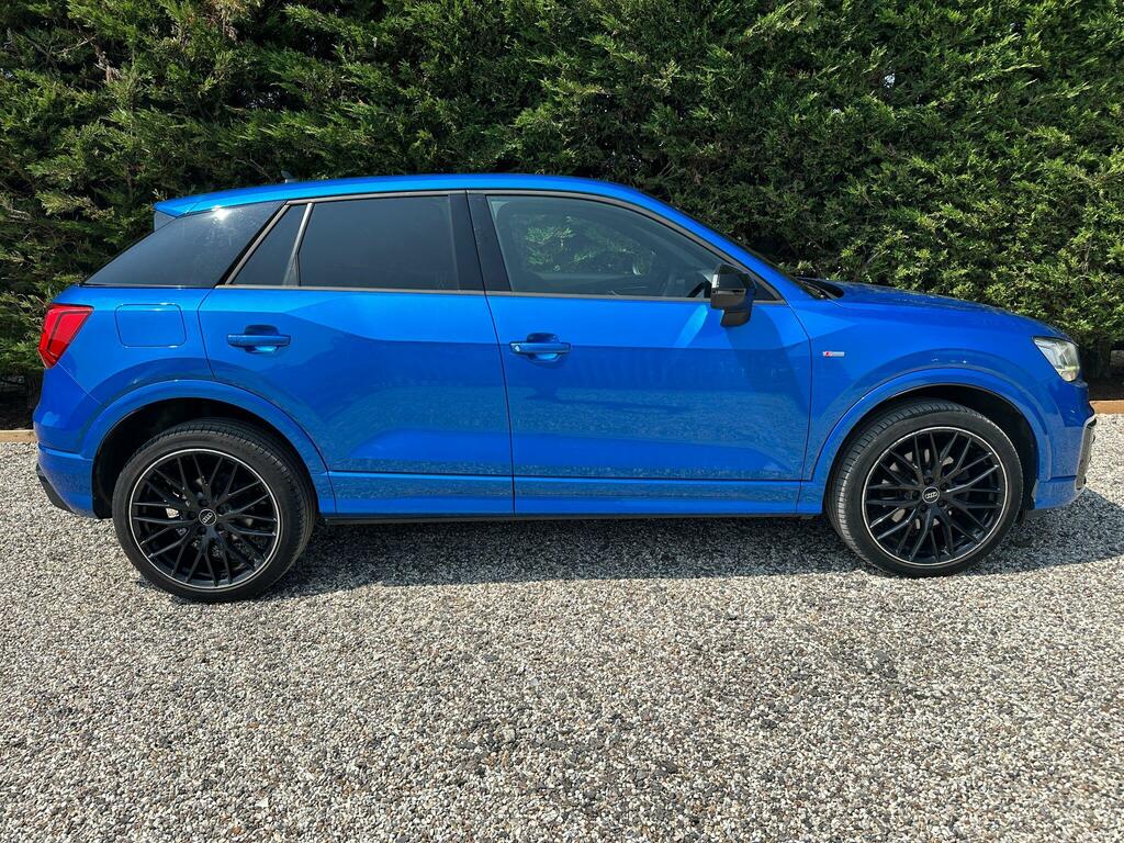 Audi Q2 30 Tdi Sport Red #7