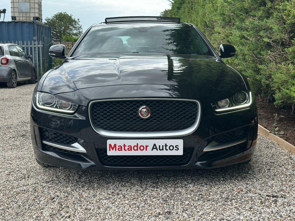 Jaguar XE R-sport Black #2