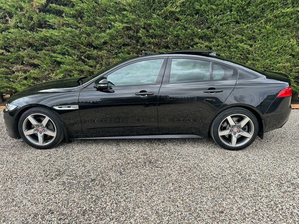 Jaguar XE R-sport Black #5