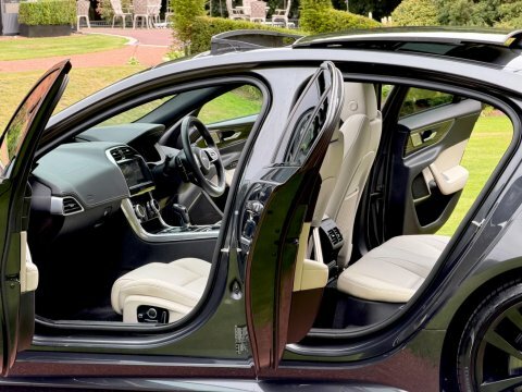 Jaguar XE R-dynamic Hse Black Grey #2