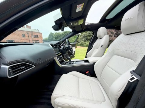Jaguar XE R-dynamic Hse Black Grey #4