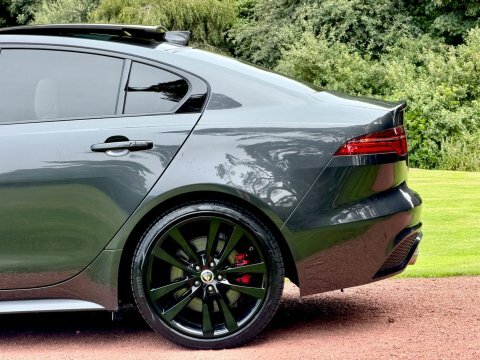 Jaguar XE 2.0 P250i R-dynamic Hse Black Saloon Au Grey #10