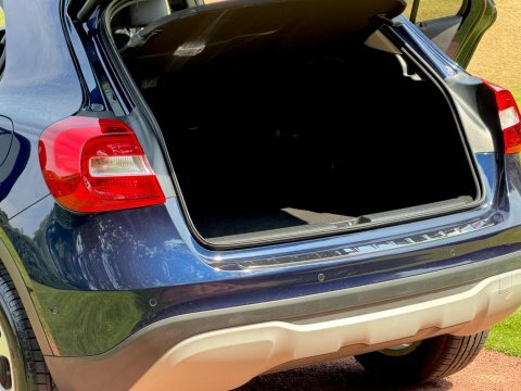 Mercedes-Benz GLA Class Gla 200 D Blue #6