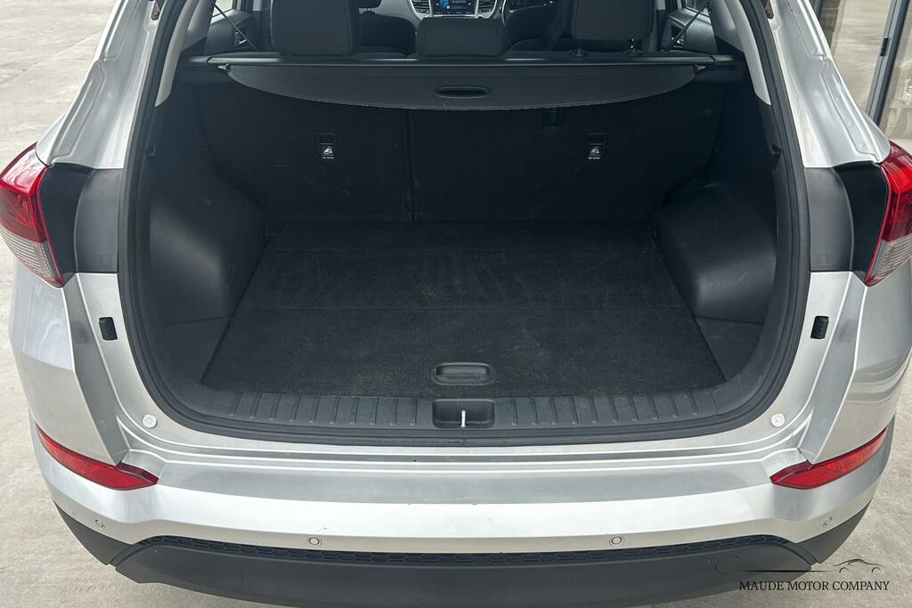 Hyundai Tucson 1.7 Crdi Blue Drive Se Nav Suv E Silver #6