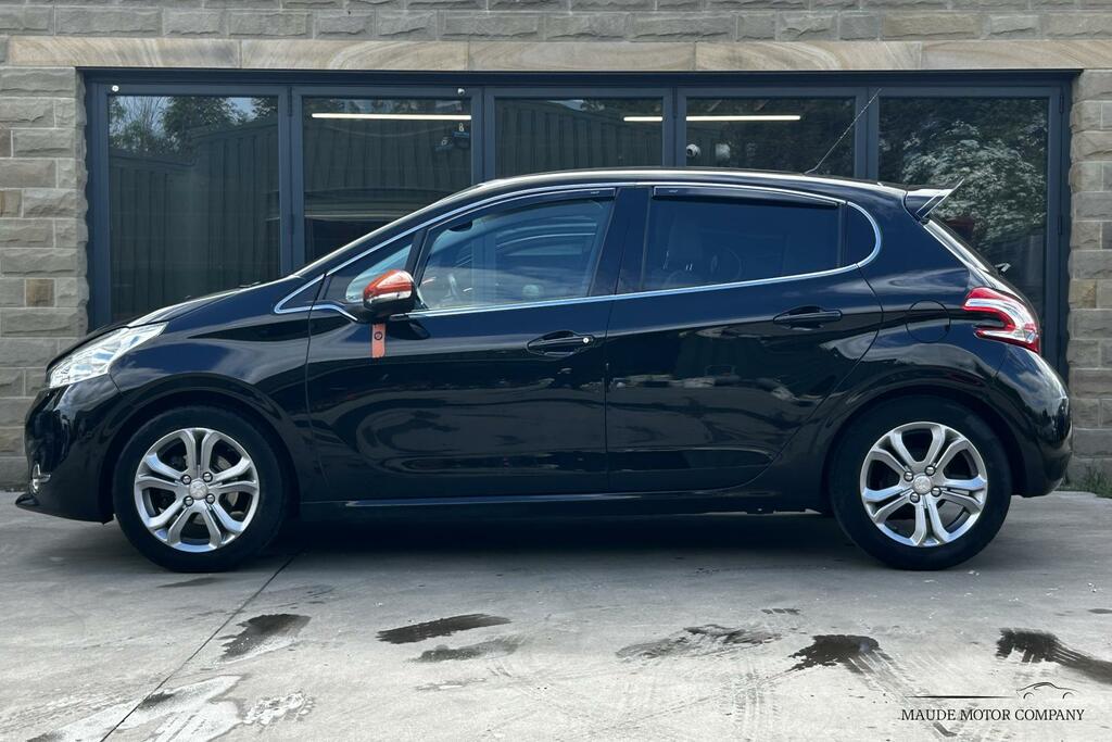 Peugeot 208 Roland Garros Black #3