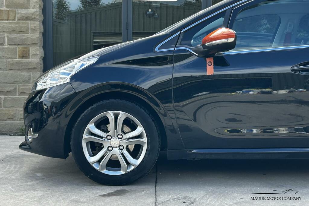 Peugeot 208 Roland Garros Black #4