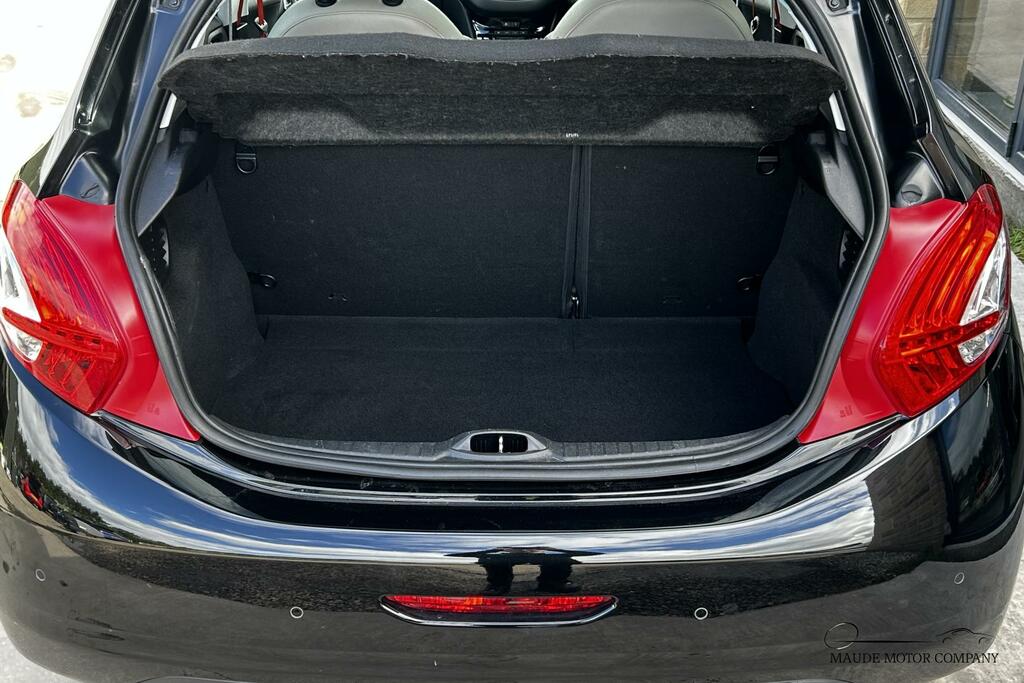 Peugeot 208 Roland Garros Black #6