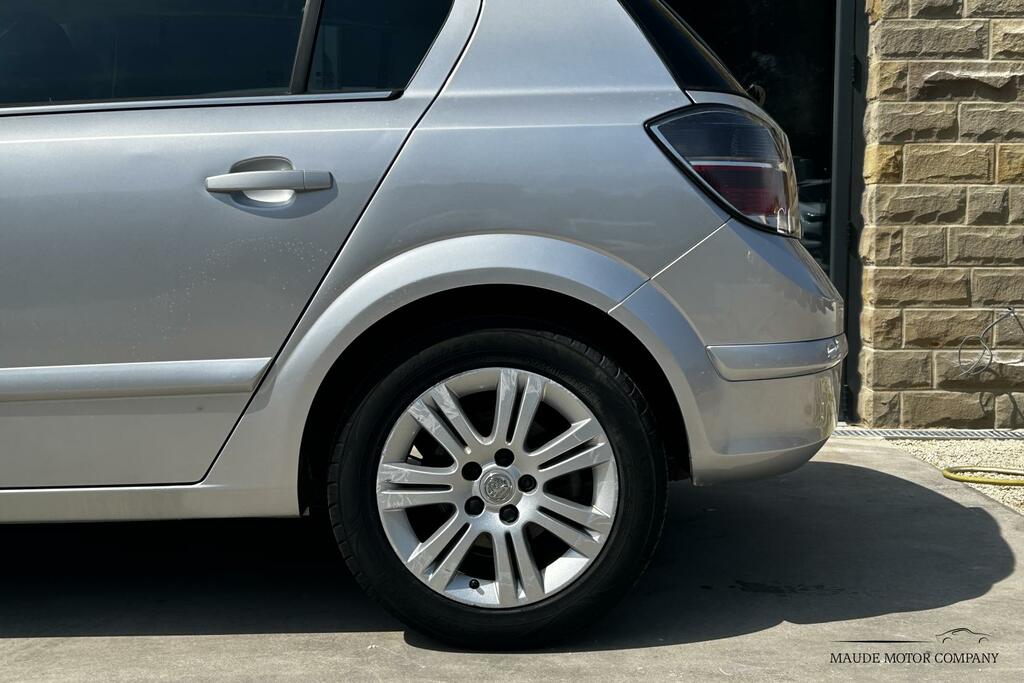 Vauxhall Astra Elite Silver #3