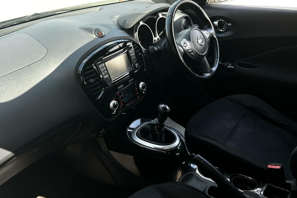 Nissan Juke Tekna White #8
