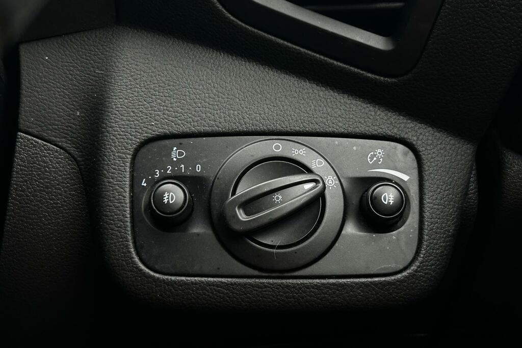 Ford Kuga 1.5 Tdci Titanium Edition 2Wd Silver #22