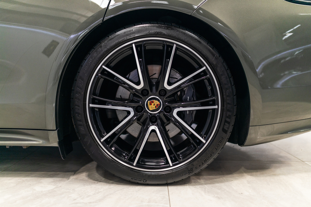 Porsche Panamera 2.9 V6 4 Platinum Edition E-hybrid Pdk Green #17