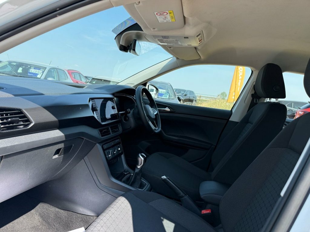 Volkswagen T-Cross 1L Se NL72XDW White #4
