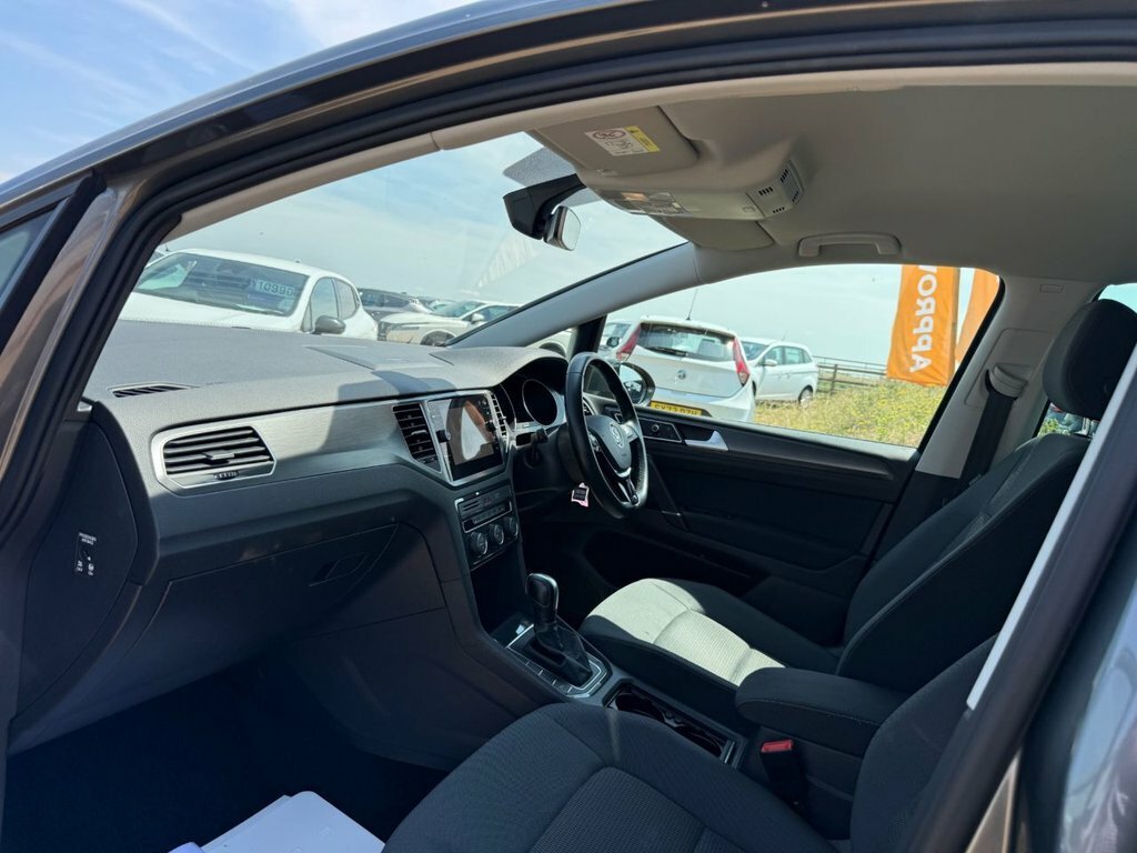 Volkswagen Golf SV 2L Match XUI5894 Grey #4