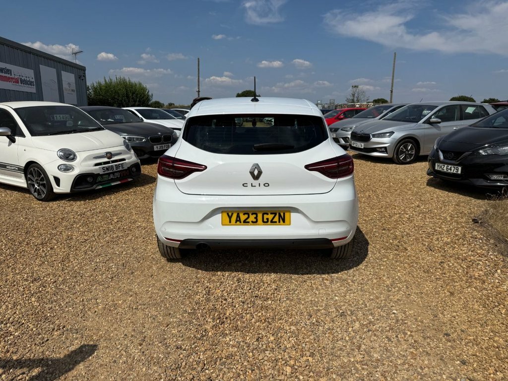 Renault Clio 1L Evolution YA23GZN White #6