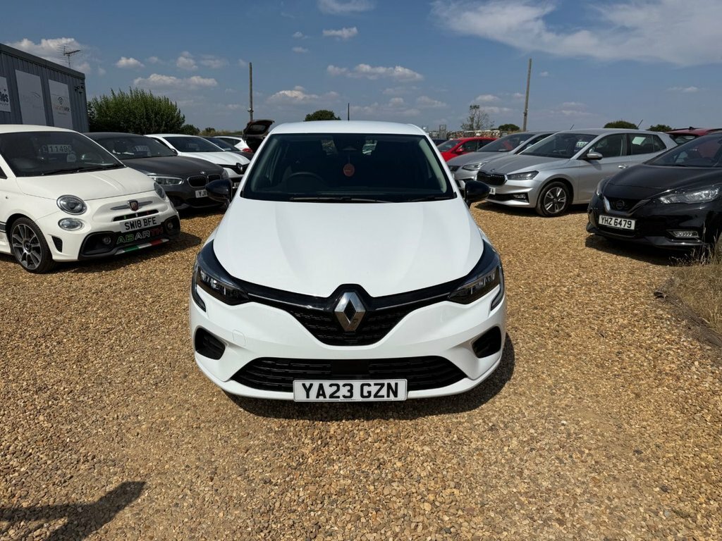 Renault Clio 1L Evolution YA23GZN White #2