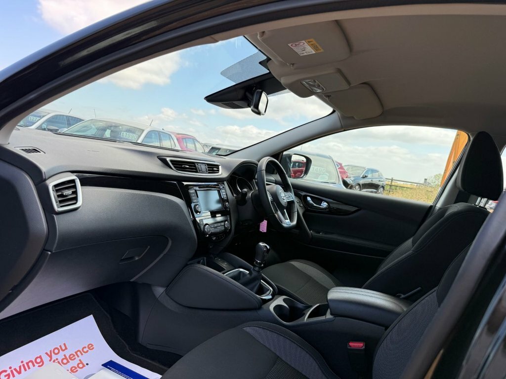Nissan Qashqai 1.3L Acenta Premium VE70YCP Black #4