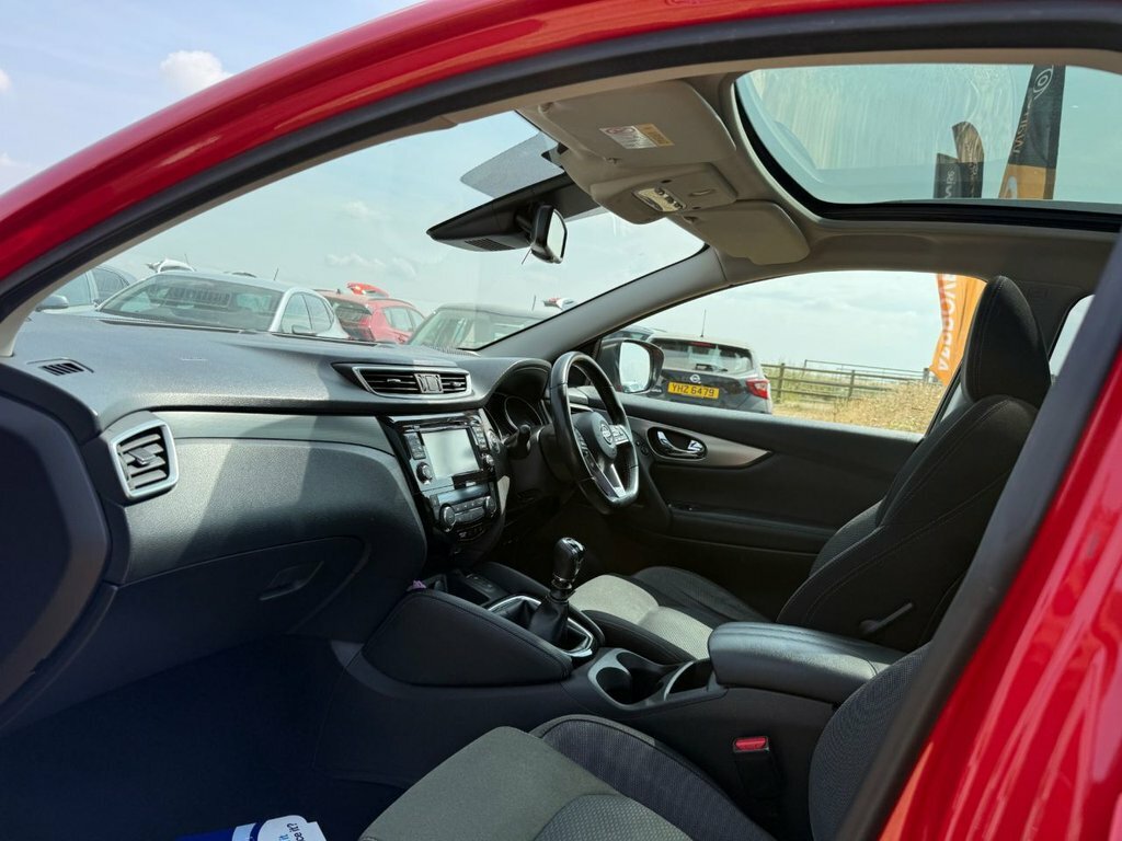 Nissan Qashqai 1.3L N-connecta SN68JDA Red #4