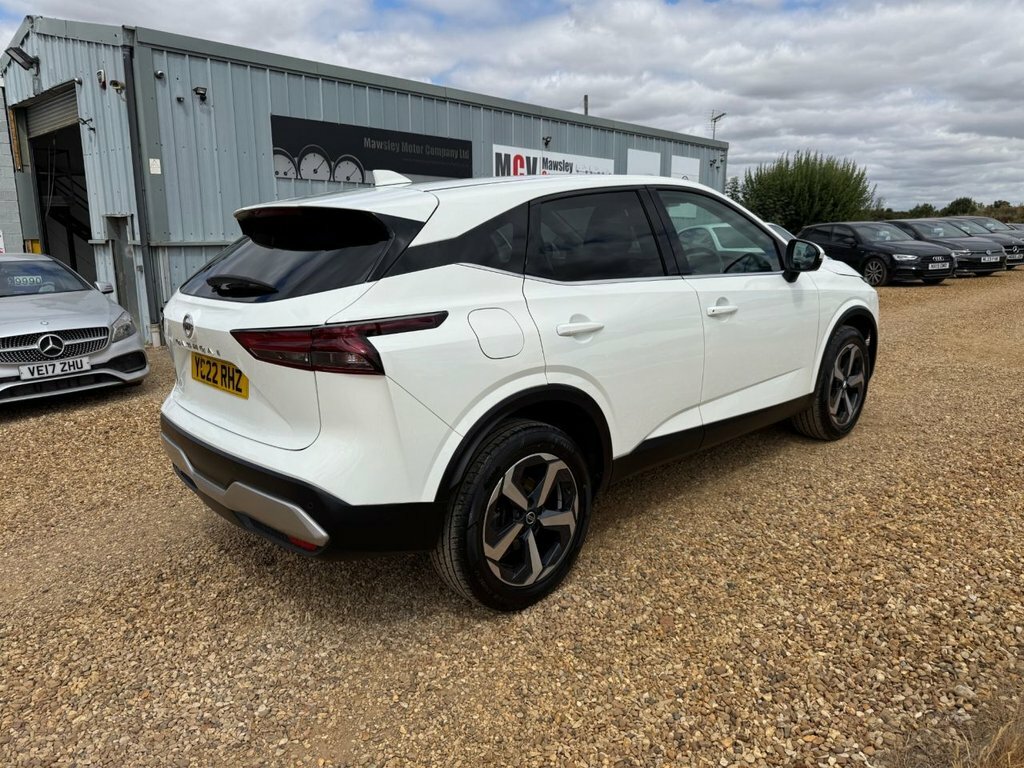 Nissan Qashqai 1.3L N-connecta YC22RHZ White #3