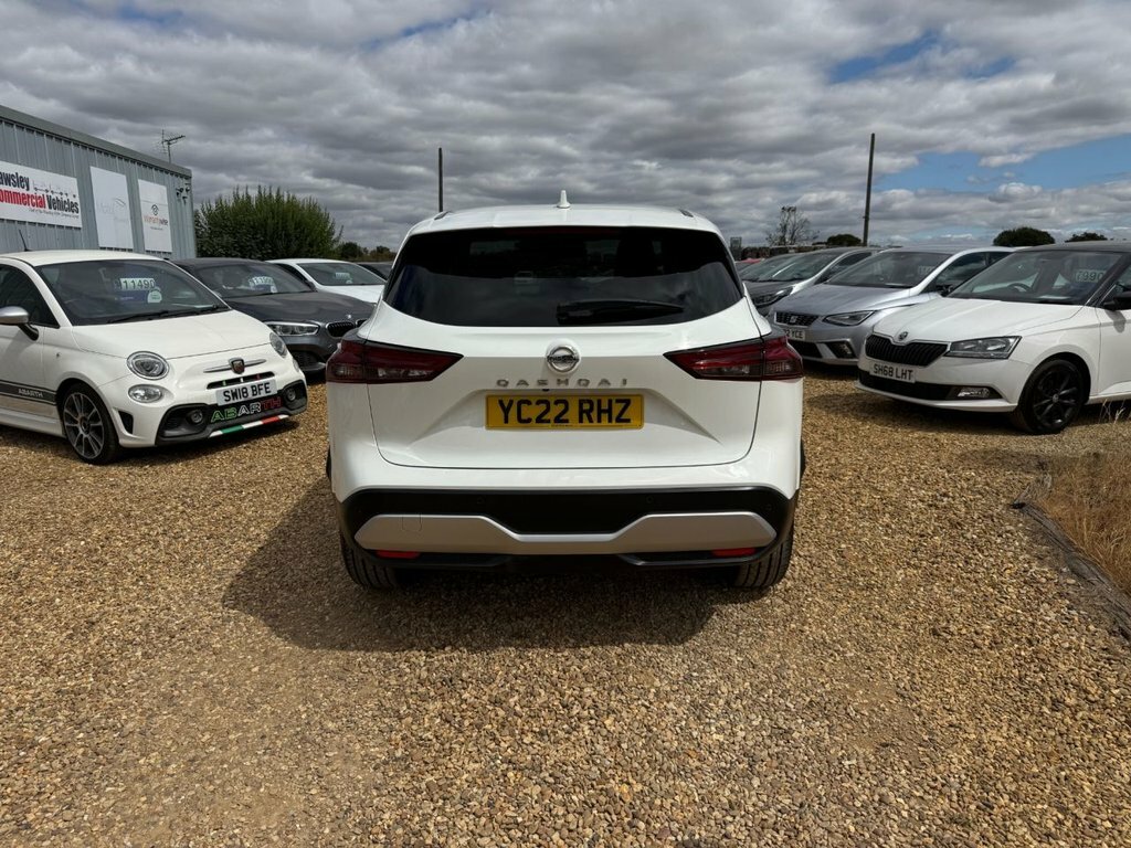 Nissan Qashqai 1.3L N-connecta YC22RHZ White #6