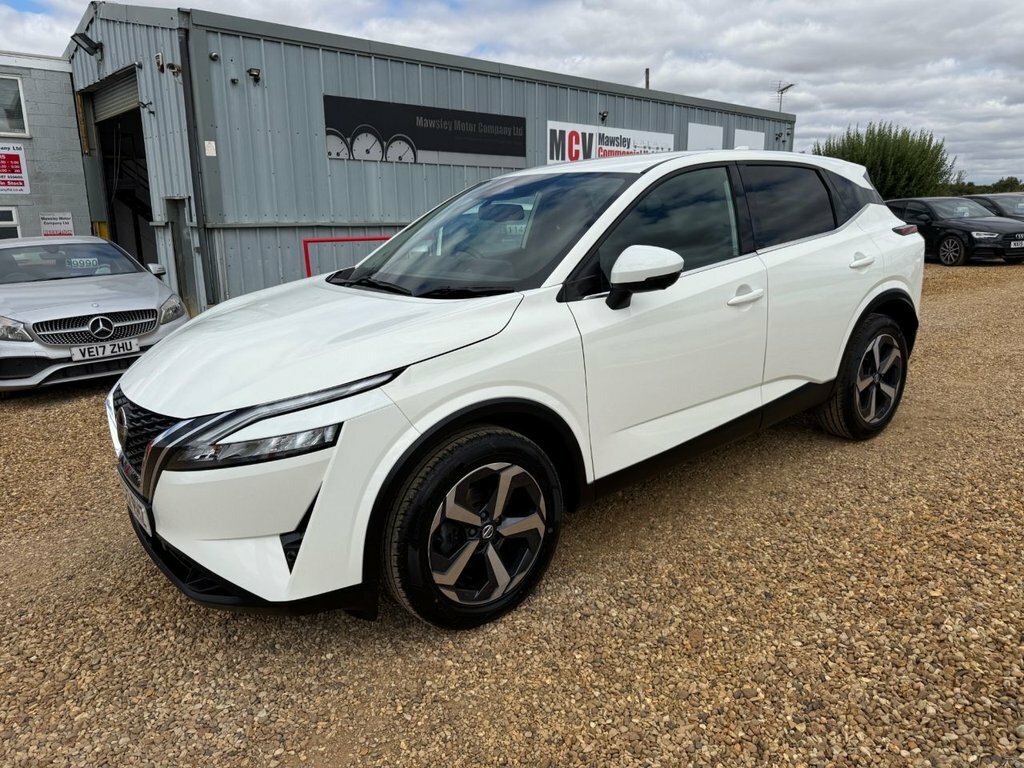 Nissan Qashqai 1.3L N-connecta YC22RHZ White