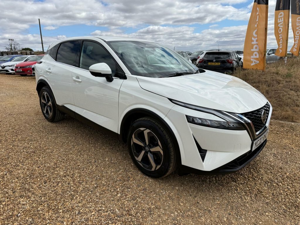 Nissan Qashqai 1.3L N-connecta YC22RHZ White #5