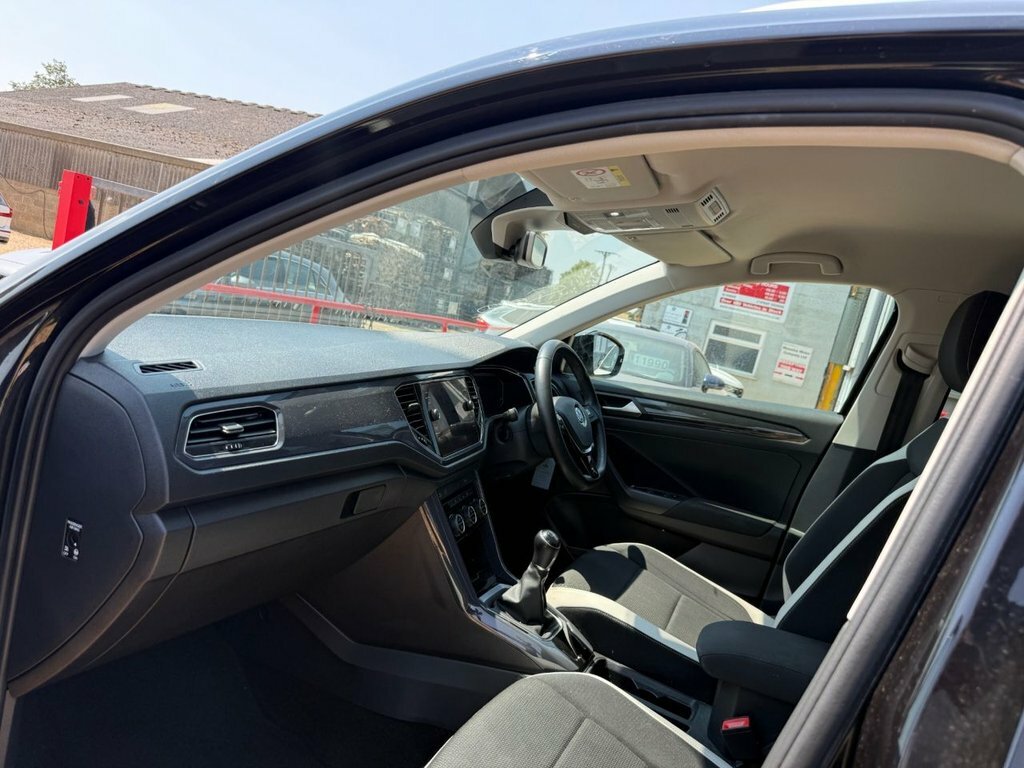 Volkswagen T-Roc 1.6L Sel MK68WWX Black #4