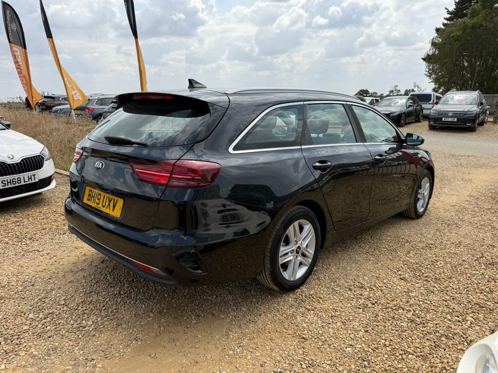 Kia Ceed 1L 2 Black #3