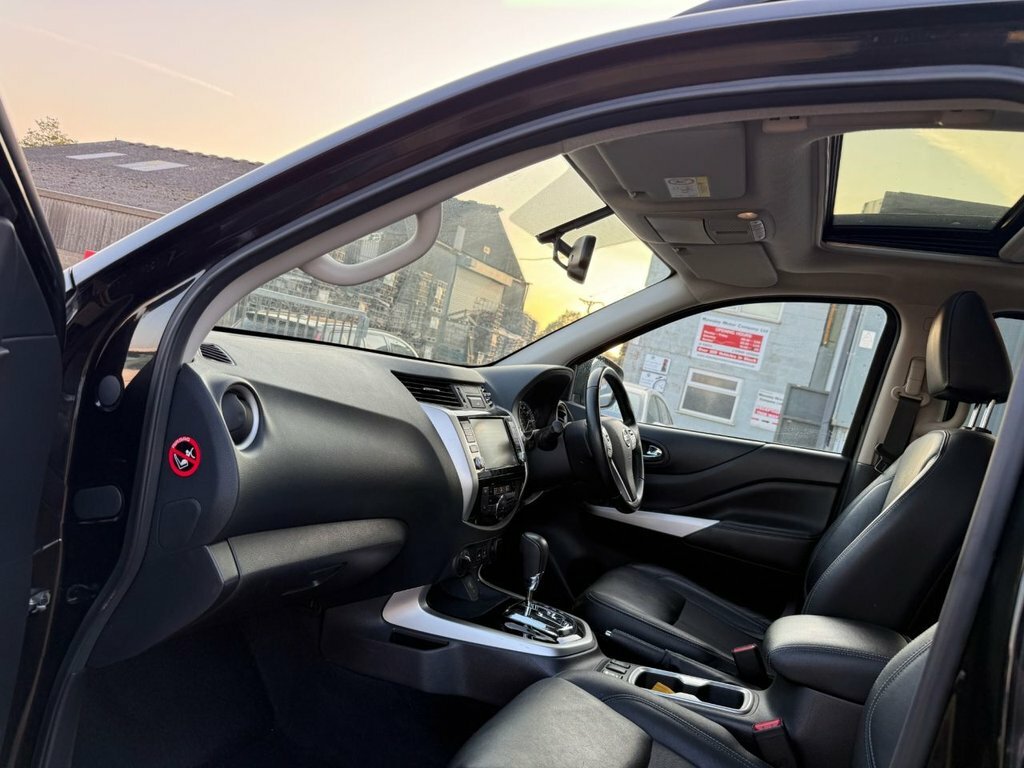 Nissan Navara 2.3L N-guard Black #3