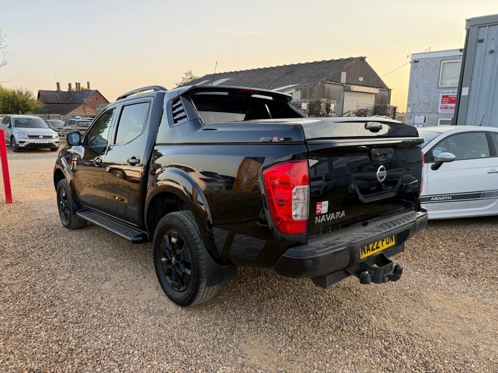 Nissan Navara 2.3L N-guard Black #6