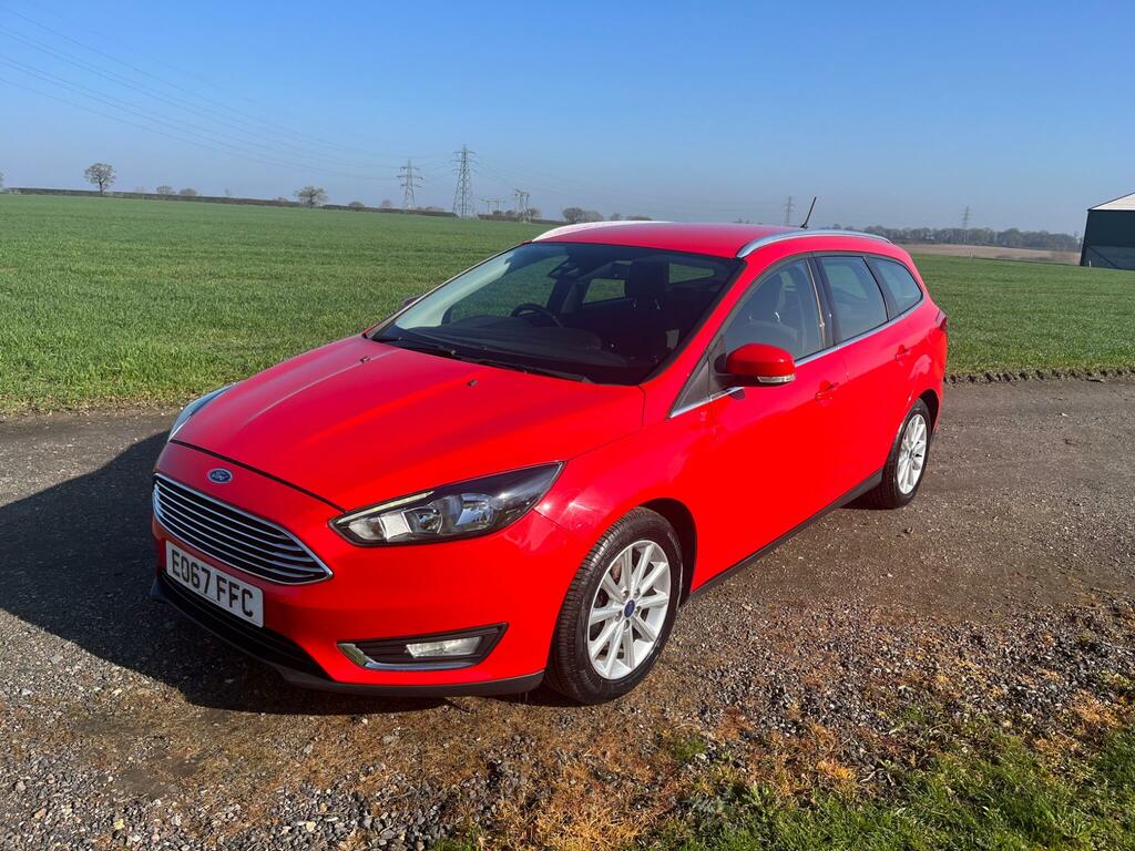 Ford Focus 1.0T Ecoboost Titanium Euro 6 Ss Red