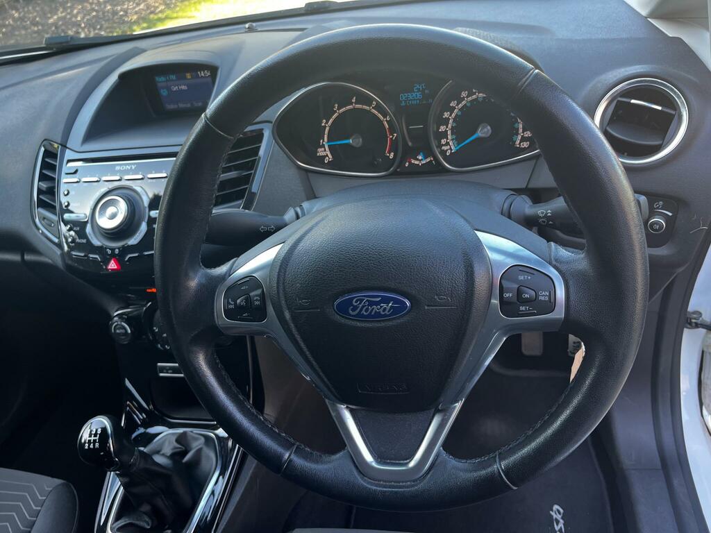 Ford Fiesta 1.0T Ecoboost Titanium Euro 5 Ss White #2