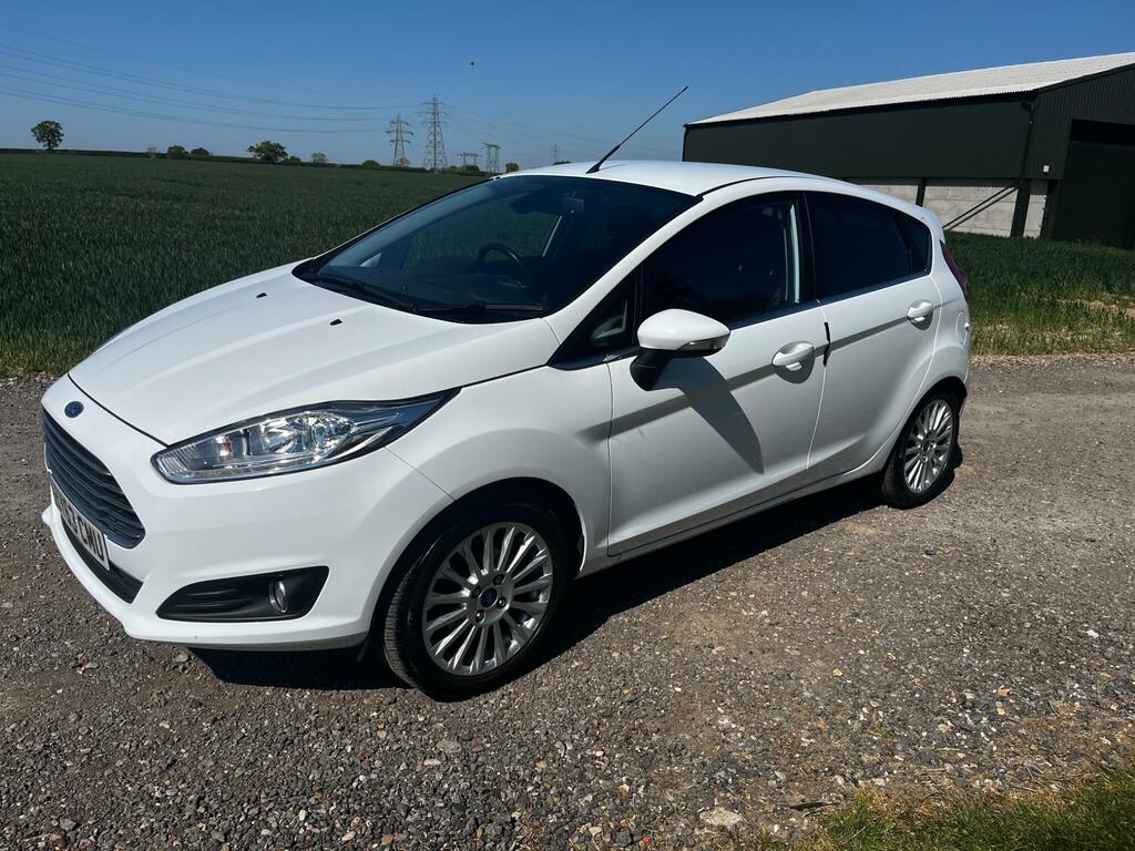 Ford Fiesta 1.0T Ecoboost Titanium Euro 5 Ss White