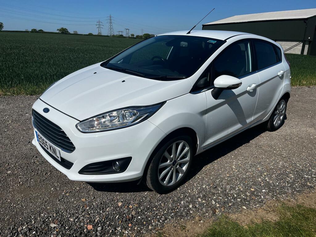 Ford Fiesta 1.0T Ecoboost Titanium Euro 6 Ss White