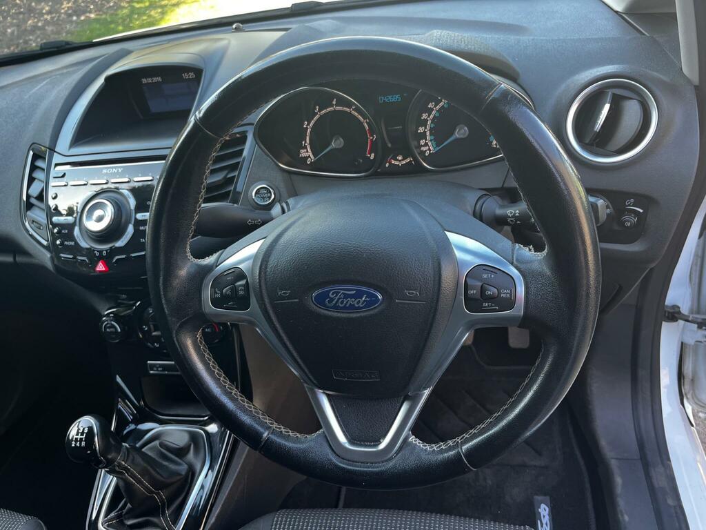 Ford Fiesta 1.0T Ecoboost Titanium Euro 6 Ss EO65KNL White #2