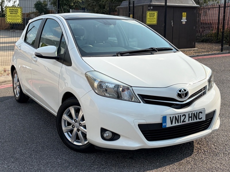 Toyota Yaris 1.33 Dual Vvt-i T White #3