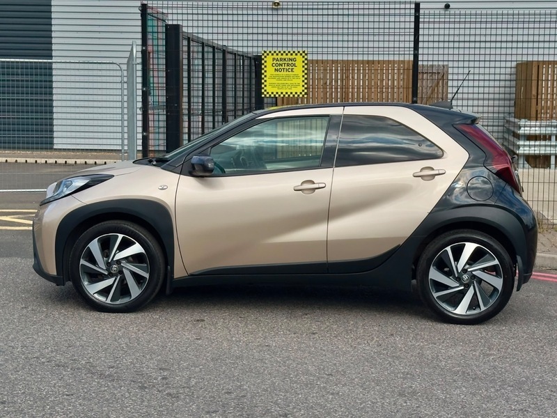 Toyota Aygo 1.0 Vvt-i Edge Hatchback Beige #5
