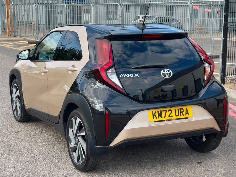 Toyota Aygo 1.0 Vvt-i Edge Hatchback Beige #4