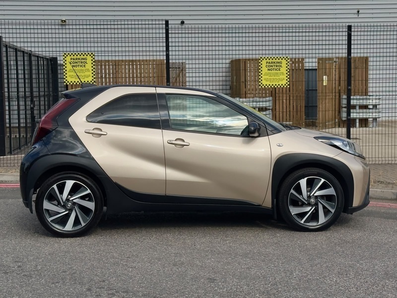 Toyota Aygo 1.0 Vvt-i Edge Hatchback Beige #6