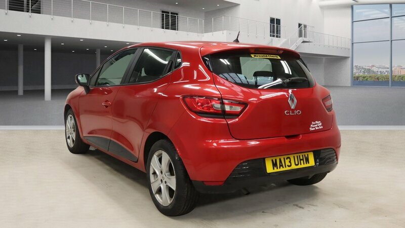 Renault Clio 1.1-Clio-expression-16v-5dr Red #2
