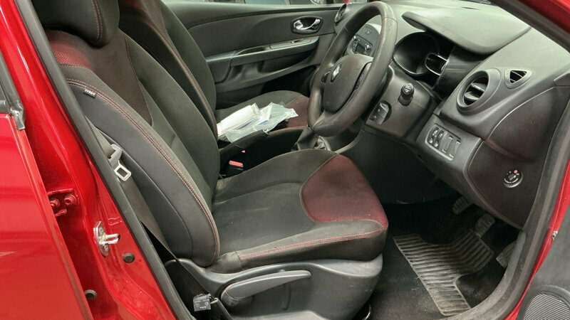 Renault Clio 1.1-Clio-expression-16v-5dr Red #3