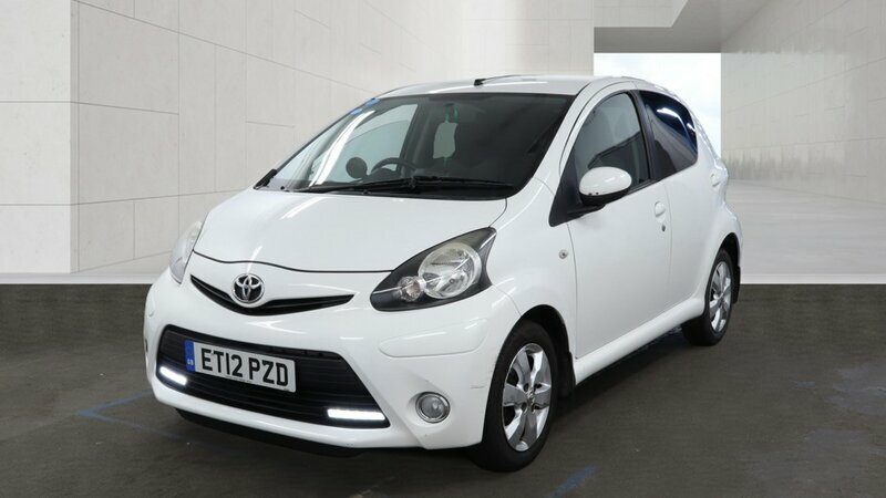 Toyota Aygo 1.0-Aygo-vvt-i-fire-ac-5dr White #2