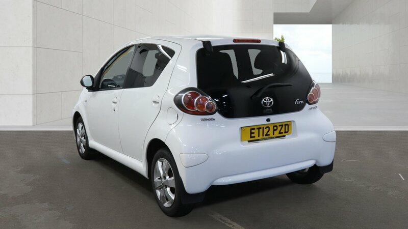 Toyota Aygo 1.0-Aygo-vvt-i-fire-ac-5dr White #3