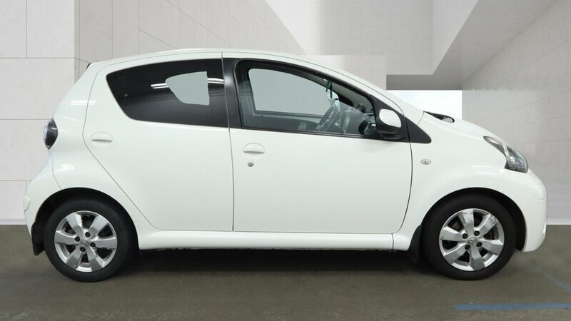 Toyota Aygo 1.0-Aygo-vvt-i-fire-ac-5dr White #4