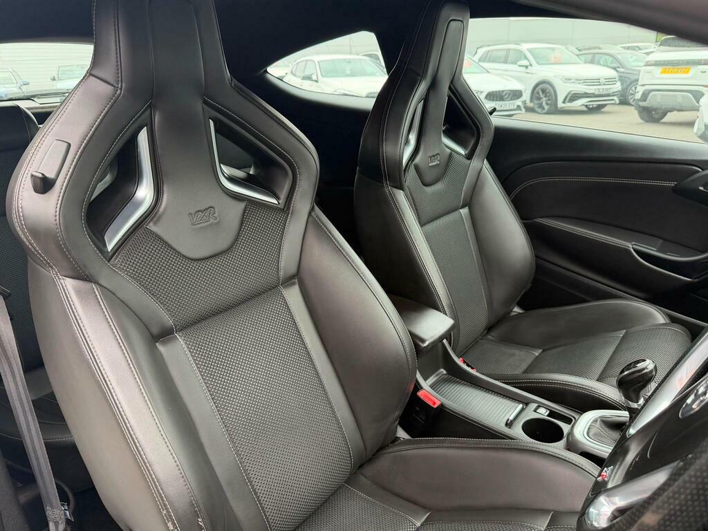 Vauxhall Astra GTC 2.0T Vxr Euro 5 S S White #6