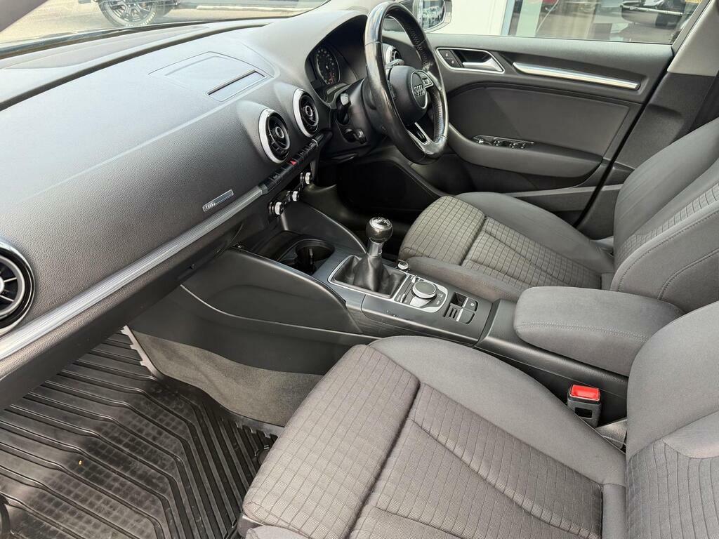 Audi A3 1.6 Tdi Ultra White #8